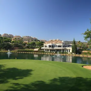 - Greenlife Golf Aparthotel Marbella
