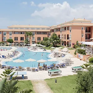 Grupotel Macarella & Apartahotel Son Xoriguer